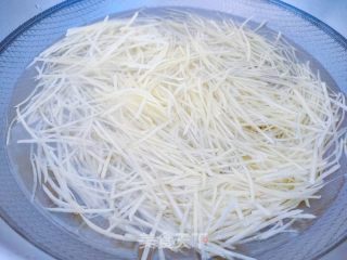 酸辣土豆丝的做法步骤：3