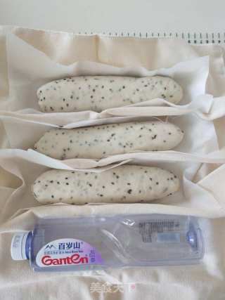 黑芝麻红豆软欧的做法步骤：12