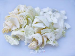 木耳炒白菜的做法步骤：2