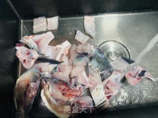 麻辣香水鱼的做法步骤：1