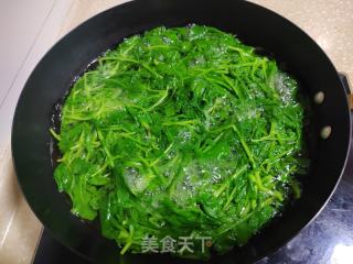 香辣萝卜缨的做法步骤：2