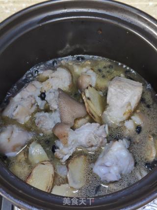 黑豆炖猪脚的做法步骤：10