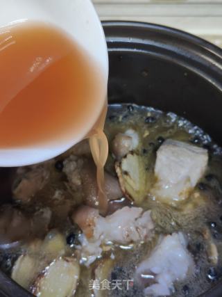 黑豆炖猪脚的做法步骤：11