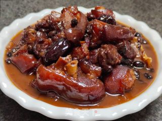 黑豆炖猪脚的做法步骤：16