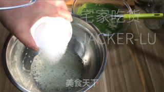 椰香抹茶瑞士卷，手把手教你做蛋糕卷，清新抹茶香与椰香交融。的做法步骤：8