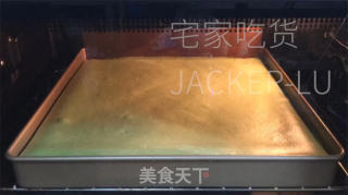 椰香抹茶瑞士卷，手把手教你做蛋糕卷，清新抹茶香与椰香交融。的做法步骤：21