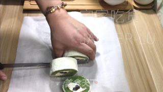 椰香抹茶瑞士卷，手把手教你做蛋糕卷，清新抹茶香与椰香交融。的做法步骤：36