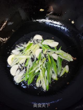 脆爽入味豆芽炒鸡蛋的做法步骤：4
