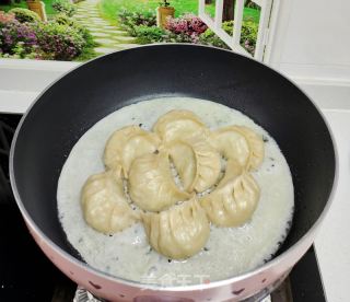 自制冰花煎饺的做法步骤：6