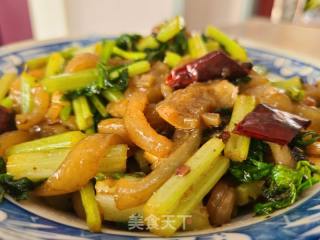 芹菜炒猪皮的做法步骤：8