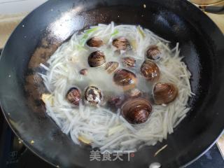 鸡蛋萝卜丝蛤蜊汤的做法步骤：6