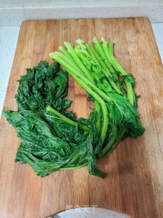 雪里红炒鸡蛋的做法步骤：2