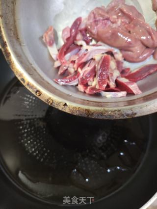 大葱炒鸡杂的做法步骤：3