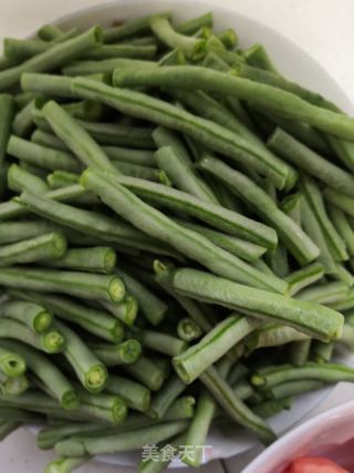 豆角炒圆茄子的做法步骤：2