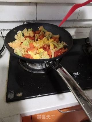西红柿鸡蛋炒西兰花的做法步骤：7