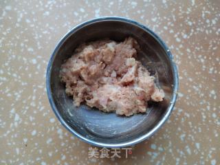 肉末火腿烧芋艿的做法步骤：1