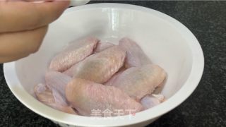 花螺焗鸡翅的做法步骤：2