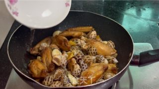 花螺焗鸡翅的做法步骤：13