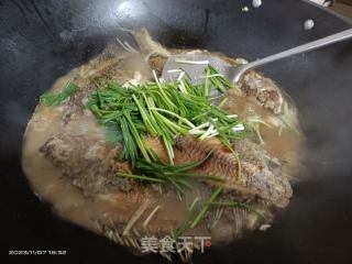 焖罗非鱼的做法步骤：5