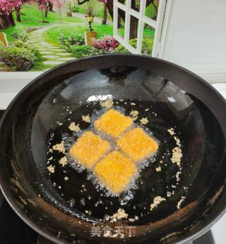 面包糠炸豆腐的做法步骤：10