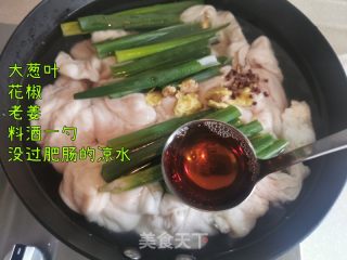 土豆烧肥肠的做法步骤：3