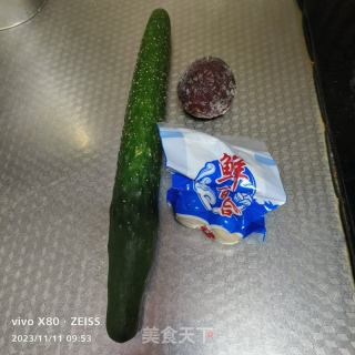 黄瓜拌百合的做法步骤：1