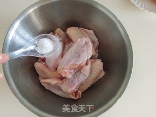 不用放油的橙汁鸡翅的做法步骤：1