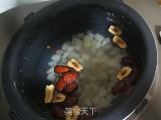 雪梨银耳红枣羹的做法步骤：7