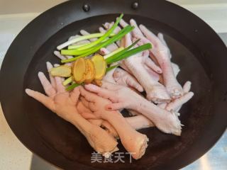 柠檬泡椒无骨鸡爪的做法步骤：4