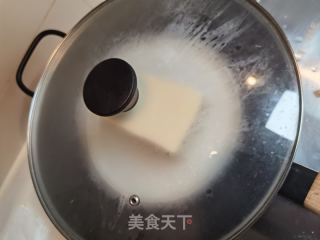 小葱皮蛋拌豆腐的做法步骤：2