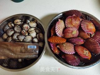 凉拌金针菇小海鲜的做法步骤：1
