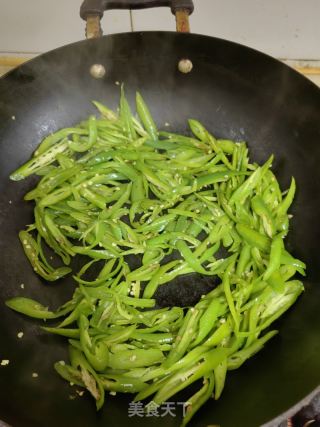 素炒青椒丝的做法步骤：4