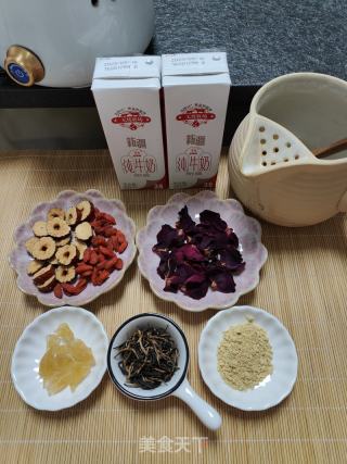 姜枣玫瑰奶茶的做法步骤：1