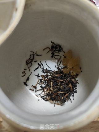姜枣玫瑰奶茶的做法步骤：2