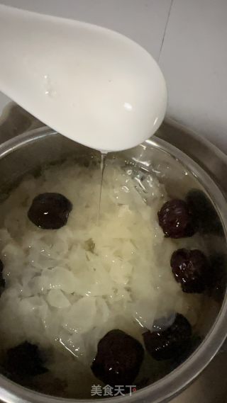红枣银耳汤的做法步骤：3