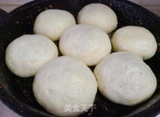 南瓜猪肉馅生煎包的做法步骤：6