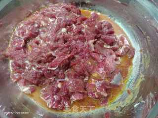 萝卜炒牛肉的做法步骤：1
