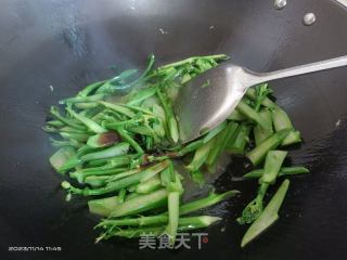 炒芥蓝的做法步骤：4