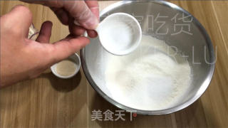 波兰种馒头，松软喧腾，淡淡麦香味，犹如童年的拥抱。的做法步骤：2
