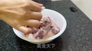 排骨鸡翅煲的做法步骤：3