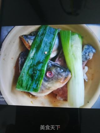 鲤鱼豆腐海带汤的做法步骤：1