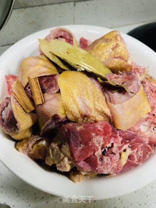 酸萝卜鹅汤的做法步骤：4