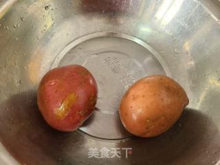 醋溜红皮土豆丝的做法步骤：2