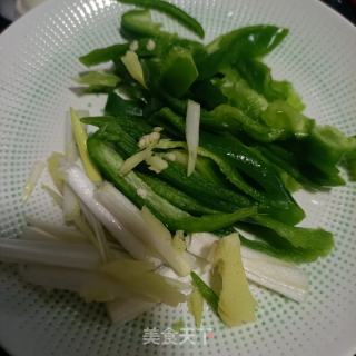 皱皮椒炒章鱼腿的做法步骤：5