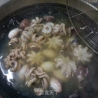 皱皮椒炒章鱼腿的做法步骤：8