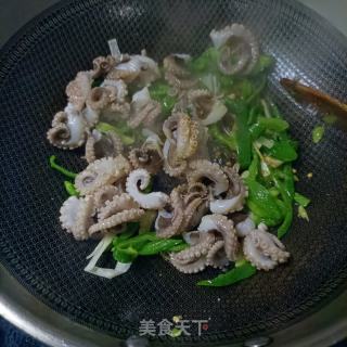 皱皮椒炒章鱼腿的做法步骤：14