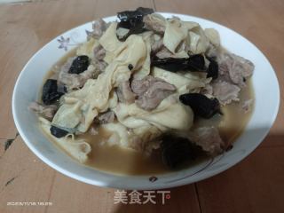 腐皮木耳焖肉片的做法步骤：8