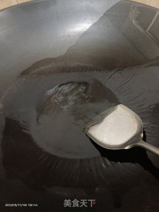 蒜蓉金针菇粉丝鲜虾煲的做法步骤：6