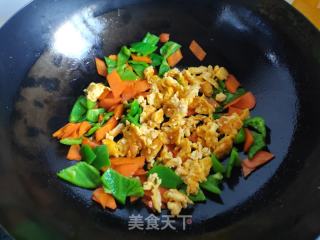 胡萝卜青椒炒蛋的做法步骤：6