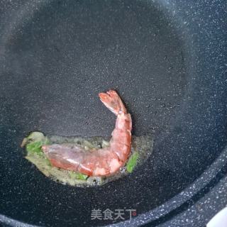 黑虎虾热汤面（火龙果面）的做法步骤：8
